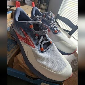Nwt Brooks Cascadia 17 Running Shoes Size 11